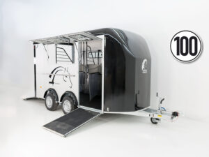 Cheval Liberte Pferdeanhänger Maxi 3 | 3 Pferde | Pullmann 2 Fahrwerk | schwarz-Neu